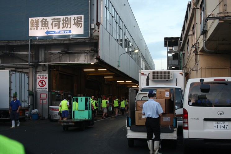Targ rybny Tsukiji w Tokio (Tsukiji-shijō - 築地市場)