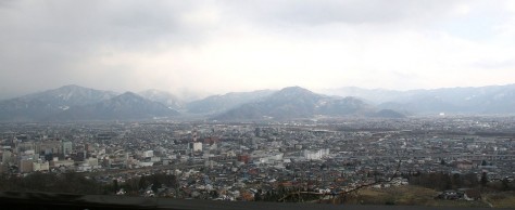 1280px-View_of_Nagano_City_from_Mt._Asahiyama