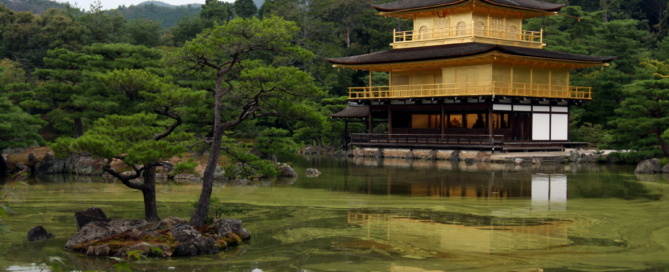 Najpiękniejsze ogrody japońskie w Japonii: ogród przy Złotej Świątyni, Kinkaku-ji / Kinkakuji / Kinkakuji Garden (金閣寺), Kioto, prefektura Kioto