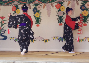 Video z Japonii: tradycyjny taniec z Okinawy