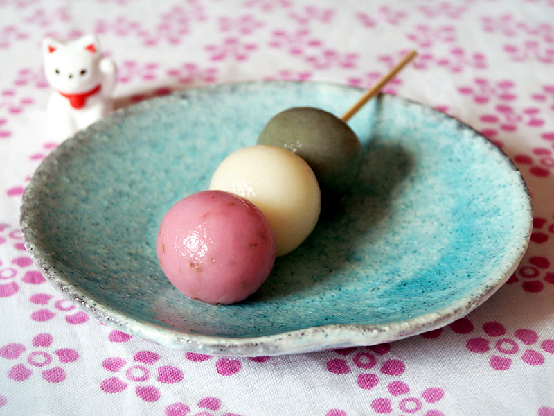 Japońskie słodycze: botchan dango (sakura dango) (fot. WAGASHI PL)
