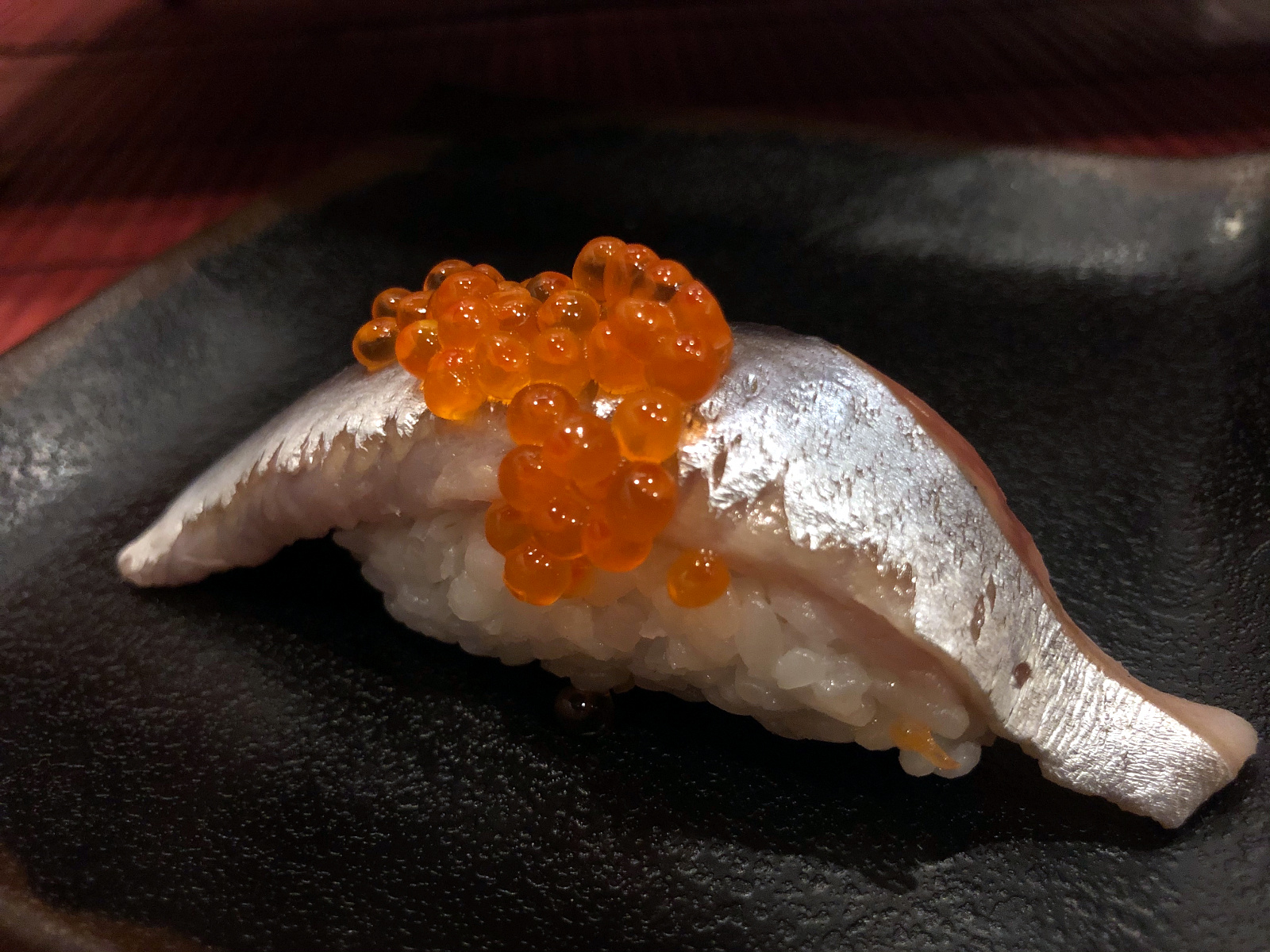 Buri Sushi kolacja degustacyjna: sanma nigiri zushi